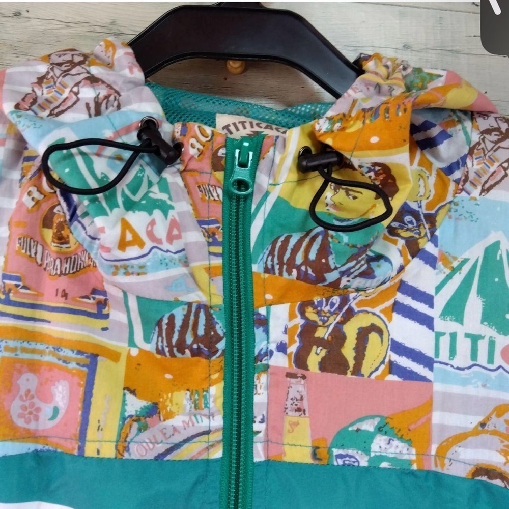 Preloved Large Titicaca Windbreaker with Hoodie